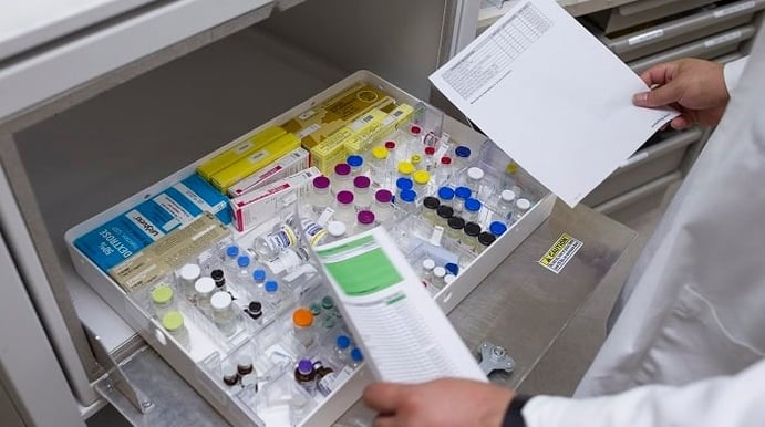 crash cart readiness with RFID pharmacy automation